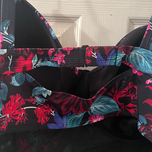 NWT 6X Torrid Floral Women's Underwire Bikini Top - Picture 3 of 13